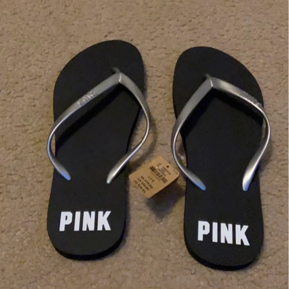 NWT PINK flip flops